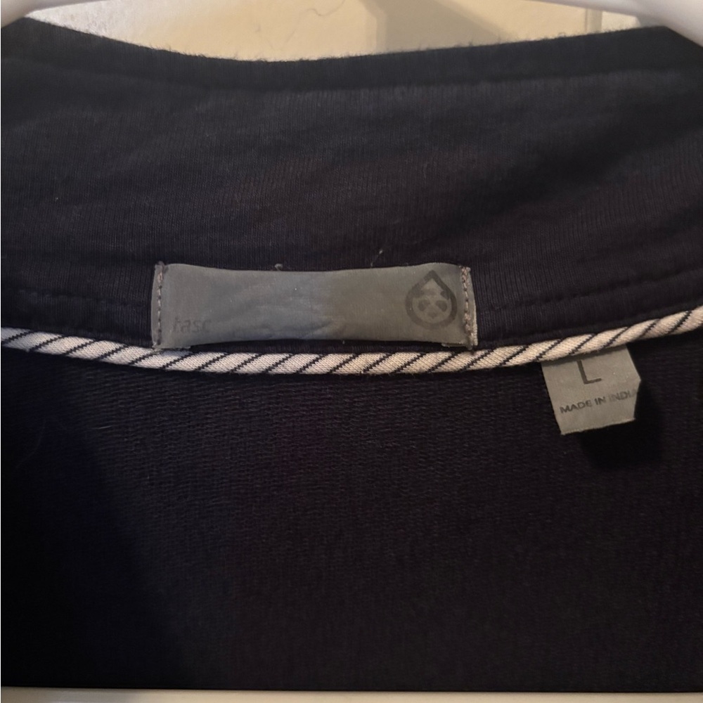 Navy Tasc Bamboo Quarter Zip, large, excellent condition